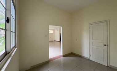 Rumah Hoek Mewah Flamboyan Golf PIK 15x23 5+1KT SHM