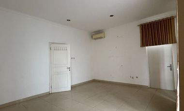 Rumah Hoek Mewah Flamboyan Golf PIK 15x23 5+1KT SHM