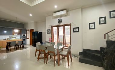 Rumah FULL FURNISHED di Suryalaya Buahbatu Luas Bangunan 350 hanya 4,35 Milyar Bandung Tengah