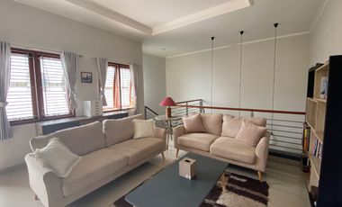 Rumah FULL FURNISHED di Suryalaya Buahbatu Luas Bangunan 350 hanya 4,35 Milyar Bandung Tengah