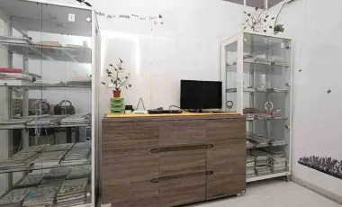 DiJual/ Sewa  Rumah Bentuk Kantor/ Kantor Bentuk Rumah Surabaya Timur BU