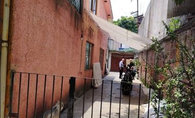 Vendo oportunidad de negocio en Coyoacan terreno con 2 casas y 2 locales