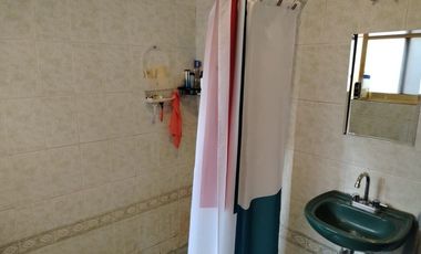 Vendo oportunidad de negocio en Coyoacan terreno con 2 casas y 2 locales