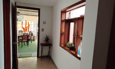 Vendo oportunidad de negocio en Coyoacan terreno con 2 casas y 2 locales