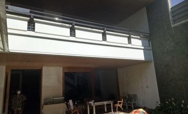 Turun Harga! Rumah 2 Lantai Bisnis Area di Jl. Dr. Setiabudi, Kota Bandung