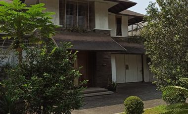 Turun Harga! Rumah 2 Lantai Bisnis Area di Jl. Dr. Setiabudi, Kota Bandung
