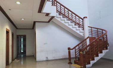 Turun Harga! Rumah 2 Lantai Bisnis Area di Jl. Dr. Setiabudi, Kota Bandung