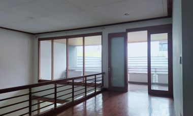 Turun Harga! Rumah 2 Lantai Bisnis Area di Jl. Dr. Setiabudi, Kota Bandung