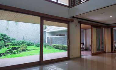 Turun Harga! Rumah 2 Lantai Bisnis Area di Jl. Dr. Setiabudi, Kota Bandung