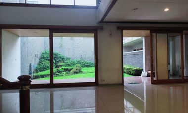 Turun Harga! Rumah 2 Lantai Bisnis Area di Jl. Dr. Setiabudi, Kota Bandung