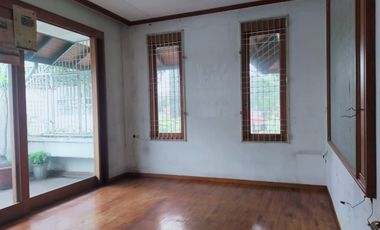 Turun Harga! Rumah 2 Lantai Bisnis Area di Jl. Dr. Setiabudi, Kota Bandung