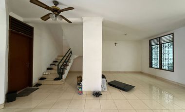 Sewa Cepat Rumah Standar 12x20 di Gading Harmoni – Lokasi Premium Rp 105.000.000 per tahun