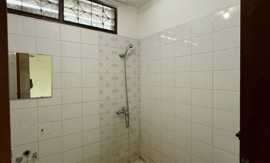 Sewa Cepat Rumah Standar 12x20 di Gading Harmoni – Lokasi Premium Rp 105.000.000 per tahun