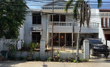 Sewa Cepat Rumah Standar 12x20 di Gading Harmoni – Lokasi Premium Rp 105.000.000 per tahun