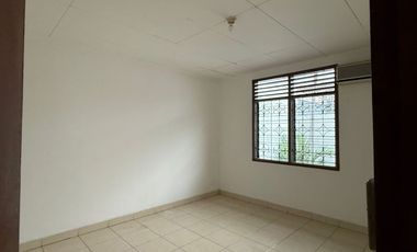 Sewa Cepat Rumah Standar 12x20 di Gading Harmoni – Lokasi Premium Rp 105.000.000 per tahun