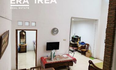 RUMAH DIJUAL DI SOLO DEKAT PLAZA SINGOSAREN PASAR KEMBANG