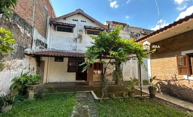 RUMAH DIJUAL DI SOLO DEKAT PLAZA SINGOSAREN PASAR KEMBANG