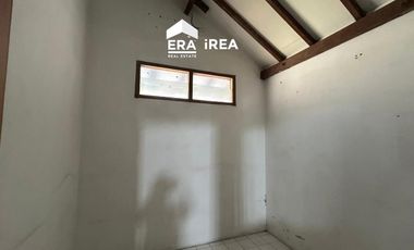 RUMAH DIJUAL DI SOLO DEKAT PLAZA SINGOSAREN PASAR KEMBANG
