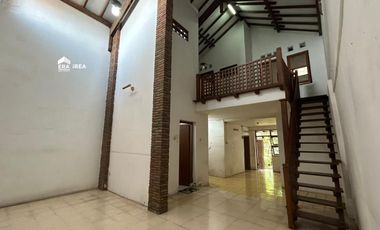 RUMAH DIJUAL DI SOLO DEKAT PLAZA SINGOSAREN PASAR KEMBANG