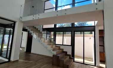 CASA EN VENTA CLUB DE GOLF