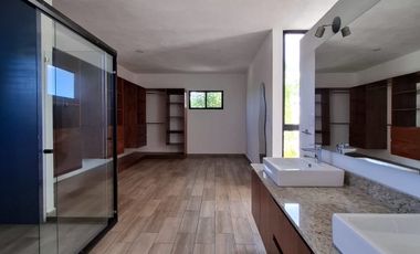 CASA EN VENTA CLUB DE GOLF