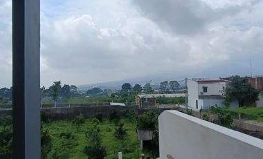 VILLA MURAH BATU DENGAN KOLAM RENANG DAN VIEW MENARIK