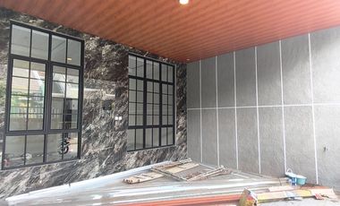 Jual Rumah Baru 2 Lantai dalam Perumahan Jogja, Utara Kampus UGM ; 2 carport