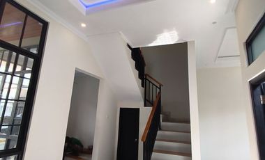 Jual Rumah Baru 2 Lantai dalam Perumahan Jogja, Utara Kampus UGM ; 2 carport