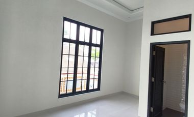 Jual Rumah Baru 2 Lantai dalam Perumahan Jogja, Utara Kampus UGM ; 2 carport