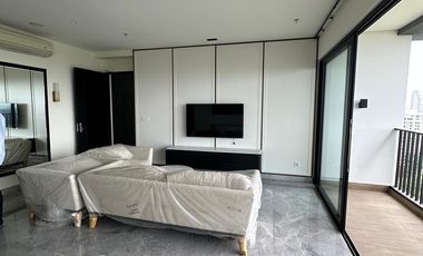 SEWAKAN / JUAL CONDO GRAHA GOLF ALEXA SURABAYA , INTERIOR MEWAH , MASIH BARU , FULL FURNISH , VIEW GOLF.