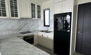 SEWAKAN / JUAL CONDO GRAHA GOLF ALEXA SURABAYA , INTERIOR MEWAH , MASIH BARU , FULL FURNISH , VIEW GOLF.