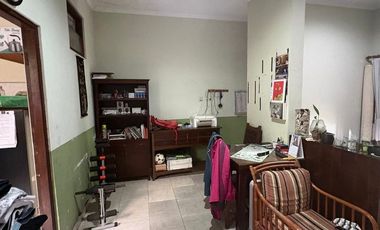 Rumah 2 Lantai dekat Jalan Utama Dijual, di Gn Catur, Denpasar Area