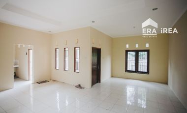 RUMAH DIJUAL DI SOLO BARAT COLOMADU DEKAT DE TJOLOMADOE
