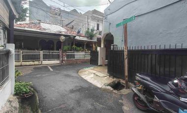 Disewakan Cepat Rumah Siap Huni & Ngantor di Tebet Barat, Strategis, dekat TOL dan Stasiun