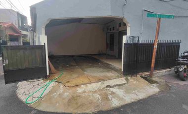 Disewakan Cepat Rumah Siap Huni & Ngantor di Tebet Barat, Strategis, dekat TOL dan Stasiun