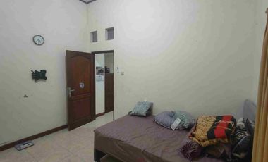 Disewakan Cepat Rumah Siap Huni & Ngantor di Tebet Barat, Strategis, dekat TOL dan Stasiun