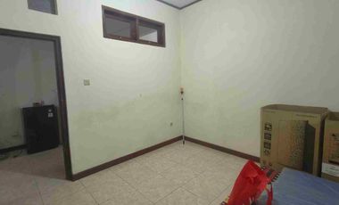 Disewakan Cepat Rumah Siap Huni & Ngantor di Tebet Barat, Strategis, dekat TOL dan Stasiun