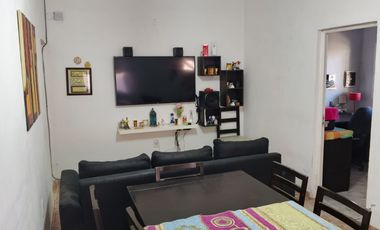 EN VENTA - CASA 2 DOMITORIOS - CARCARAÑA