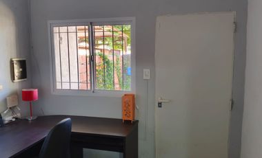 EN VENTA - CASA 2 DOMITORIOS - CARCARAÑA