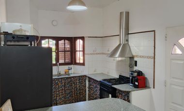 EN VENTA - CASA 2 DOMITORIOS - CARCARAÑA