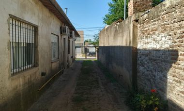 EN VENTA - CASA 2 DOMITORIOS - CARCARAÑA