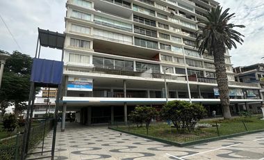 Exclusivo Departamento Con Vista Panorámica Al Mar En El Malecón De Ancón