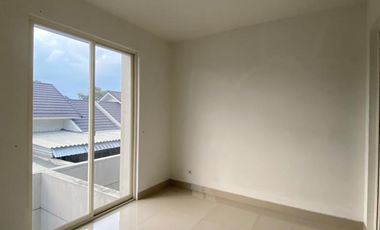 Disewakan Rumah 2 Lantai - 3 Kamar tidur -  Grand Harvest Wiyung