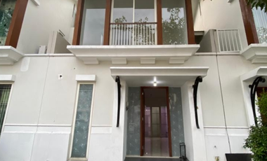 Disewakan Rumah 2 Lantai - 3 Kamar tidur -  Grand Harvest Wiyung