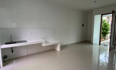 Disewakan Rumah 2 Lantai - 3 Kamar tidur -  Grand Harvest Wiyung