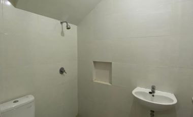 Disewakan Rumah 2 Lantai - 3 Kamar tidur -  Grand Harvest Wiyung