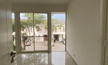 Disewakan Rumah 2 Lantai - 3 Kamar tidur -  Grand Harvest Wiyung