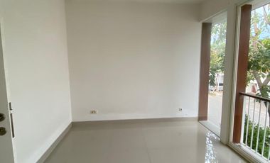 Disewakan Rumah 2 Lantai - 3 Kamar tidur -  Grand Harvest Wiyung