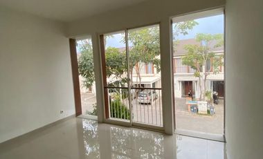 Disewakan Rumah 2 Lantai - 3 Kamar tidur -  Grand Harvest Wiyung