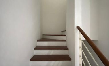 Disewakan Rumah 2 Lantai - 3 Kamar tidur -  Grand Harvest Wiyung